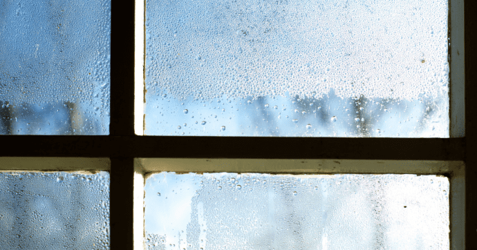 Condensatievocht op het raam
